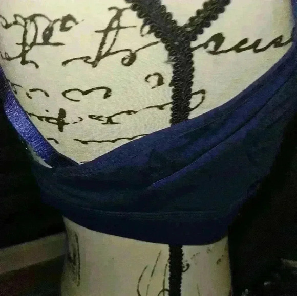 Fabletics Womans Sports Bra - Picture 5 of 12